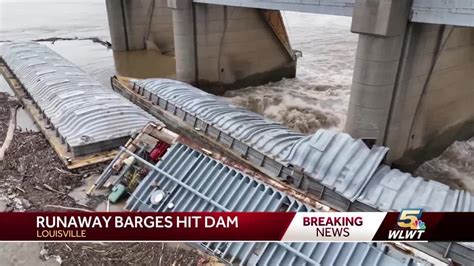 Several barges loose hit dam on Ohio River, 1 carrying methanol。